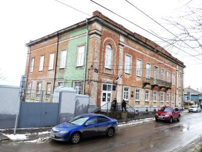 Здание, в котором размещались мужская гимназия и реальное училище. Эклектика