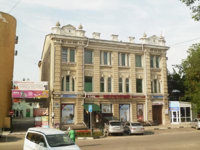 Здание магазина "Меркурий" (до 1917 г. частный магазин торговца Игнатова)