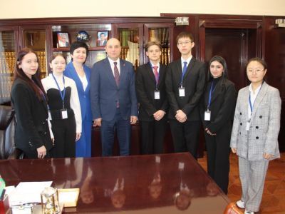 В День открытых дверей школьники пообщались с первыми лицами района