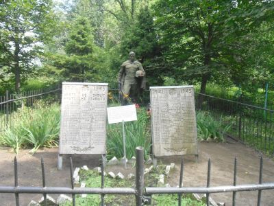 Братская могила воинов, погибших в 1943 г.