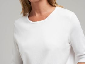 Легкий джемпер прямого кроя с коротким рукавом