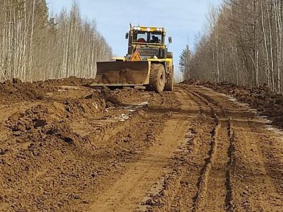 Дорожники ликвидируют колейность на проблемных участках автодороги «Мухтуя» в Мирнинском районе