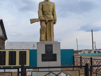 Памятник воинам-землякам, погибшим на фронтах Великой Отечественной войны