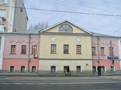 Дом с антресолями