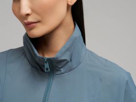 Свободная ветровка с водоотталкивающей пропиткой