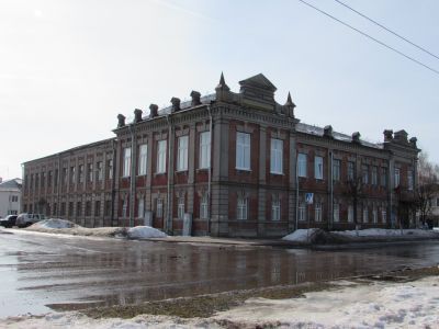 Здание, в котором 26 октября (8 ноября) 1917 года был низложен временный исполнительный комитет и осуществлен переход власти в руки Советов