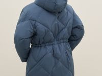 Пуховое пальто из водонепроницаемой ткани