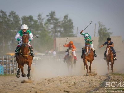 Скорость, грация и азарт: В Намском улусе прошли конные скачки «Кубок Энсиэли»