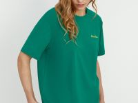 Базовая футболка прямого кроя