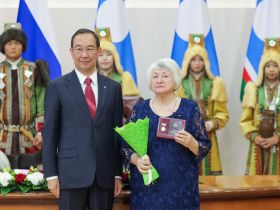 Глава Якутии вручил государственные награды