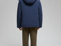 Утепленная куртка с капюшоном