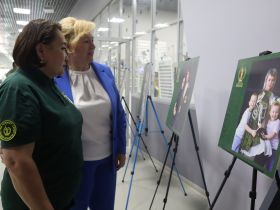 В Якутске открылась фотовыставка «Семьи героев»