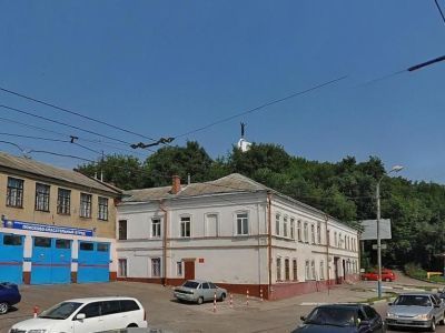 Жилой дом с балконом