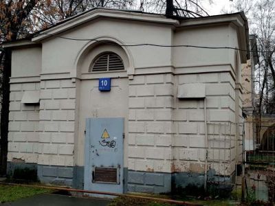 Трансформаторная подстанция во дворе