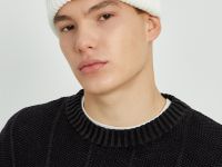 Вязаная шапка