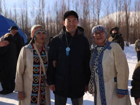 Айсен Николаев принял участие в открытии двух мостов в Томпонском районе