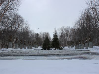 Аллея Славы Героев-авиаторов (54 бюста Героев Советского Союза)