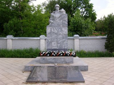 Братская могила участников подавления эсеровского мятежа