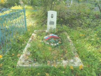 Могила капитана В.Е. Емельянова