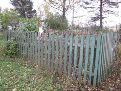 Братская могила воинов Советской Армии, погибших в 1941-1943 гг. в боях с немецко-фашистскими захватчиками. Установлен обелиск