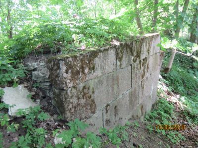 Каменная плотина с каскадом и Большим каменным мостом между Ивановским прудом и Фабричным прудом