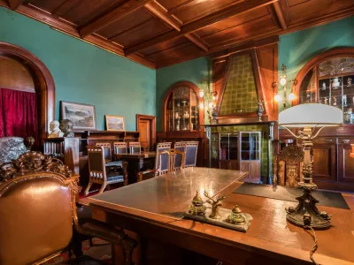 Билеты на Экскурсия во Владимирский дворец с посещением закрытых залов (Дворец Великого Князя Владимира) / Экскурсия | Афиша | ИнфоТаймс