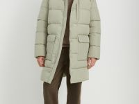 Пальто утепленное с воротником-стойкой