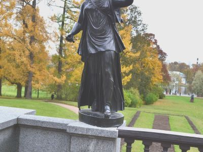 Статуя "Артемида"