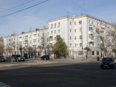 Многоквартирный дом с помещениями общественного назначения