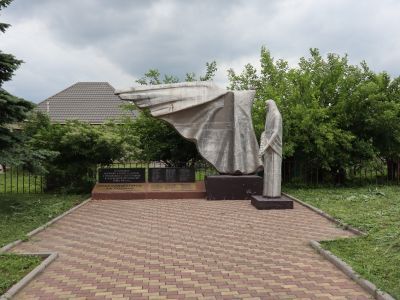 Памятник воинам-односельчанам, павшим в годы Великой Отечественной войны 1941-1945 гг.
