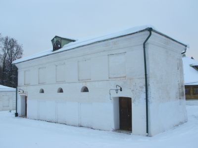 Конный двор, конюшни