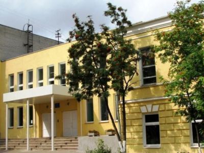 Школа. В этой школе в довоенное время учился Герой Советского Союза Яковлев Алексей Трофимович (1920 - 1944)