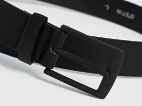 Ремень с чёрной пряжкой, Черный