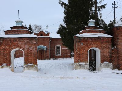 Больничная ограда