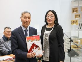 «Помним, чтим, благодарим»: в Якутске вышел сборник стихов к юбилею Победы