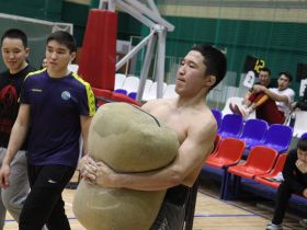 Яков Дмитриев впервые стал чемпионом Якутии по национальному многоборью