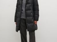 Стеганое пуховое пальто силуэта oversize