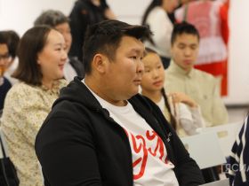 В Якутске запустили автобусы с аудиогидами по легендам долины Туймаады и историям водителей