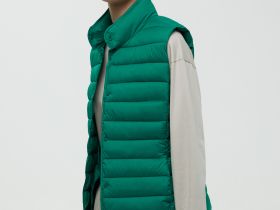 Утепленный жилет приталенного силуэта