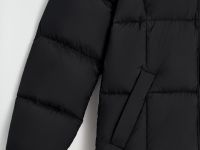 Пуховое пальто с капюшоном свободного силуэта