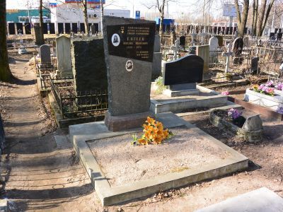 Могила Евтеева Михаила Ивановича (1920-1971 гг.) - Героя Советского Союза