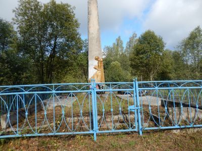 Братская могила воинов Советской Армии, погибших в 1944 г.