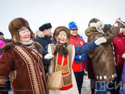 Фоторепортаж: скачки на оленях и состязания хозяек чум и оленеводов в Иенгре 