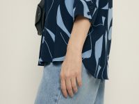 Блузка свободного силуэта с принтом