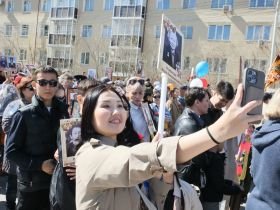 Фото. В Якутске акция «Бессмертный полк» собрала более 50 тысяч человек