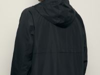 Ветровка с капюшоном