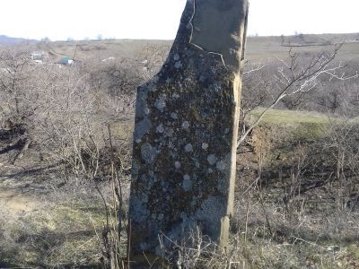 Стела надмогильная