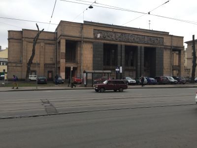 Здание кино-театра "Москва"
