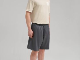 Свободные шорты с эластичным поясом