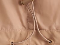 Утепленная стеганая куртка со съемным капюшоном